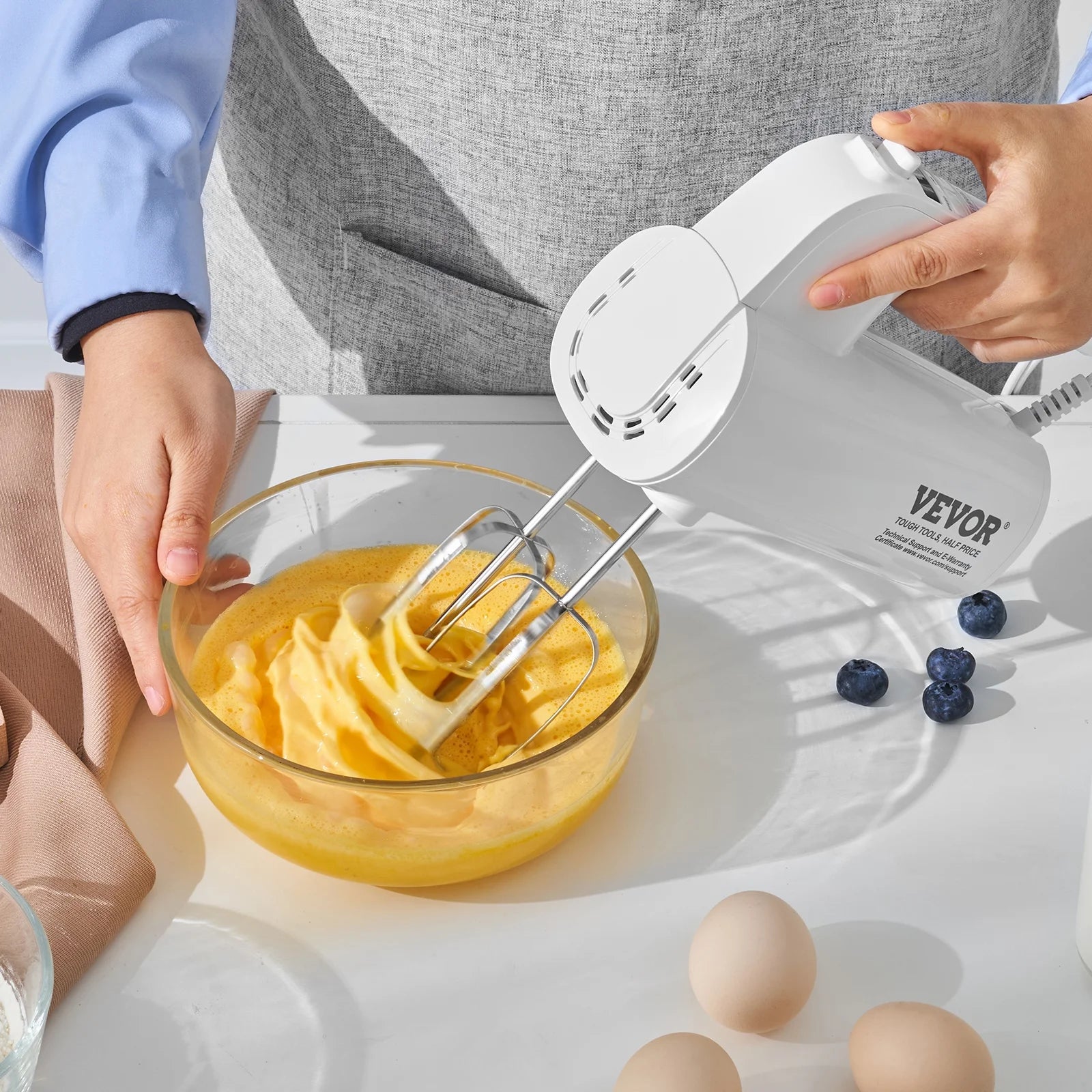 SKYSHALO Digital Electric Hand Blender Mixer 5-Speed 200W Handheld Mixer Beaters
